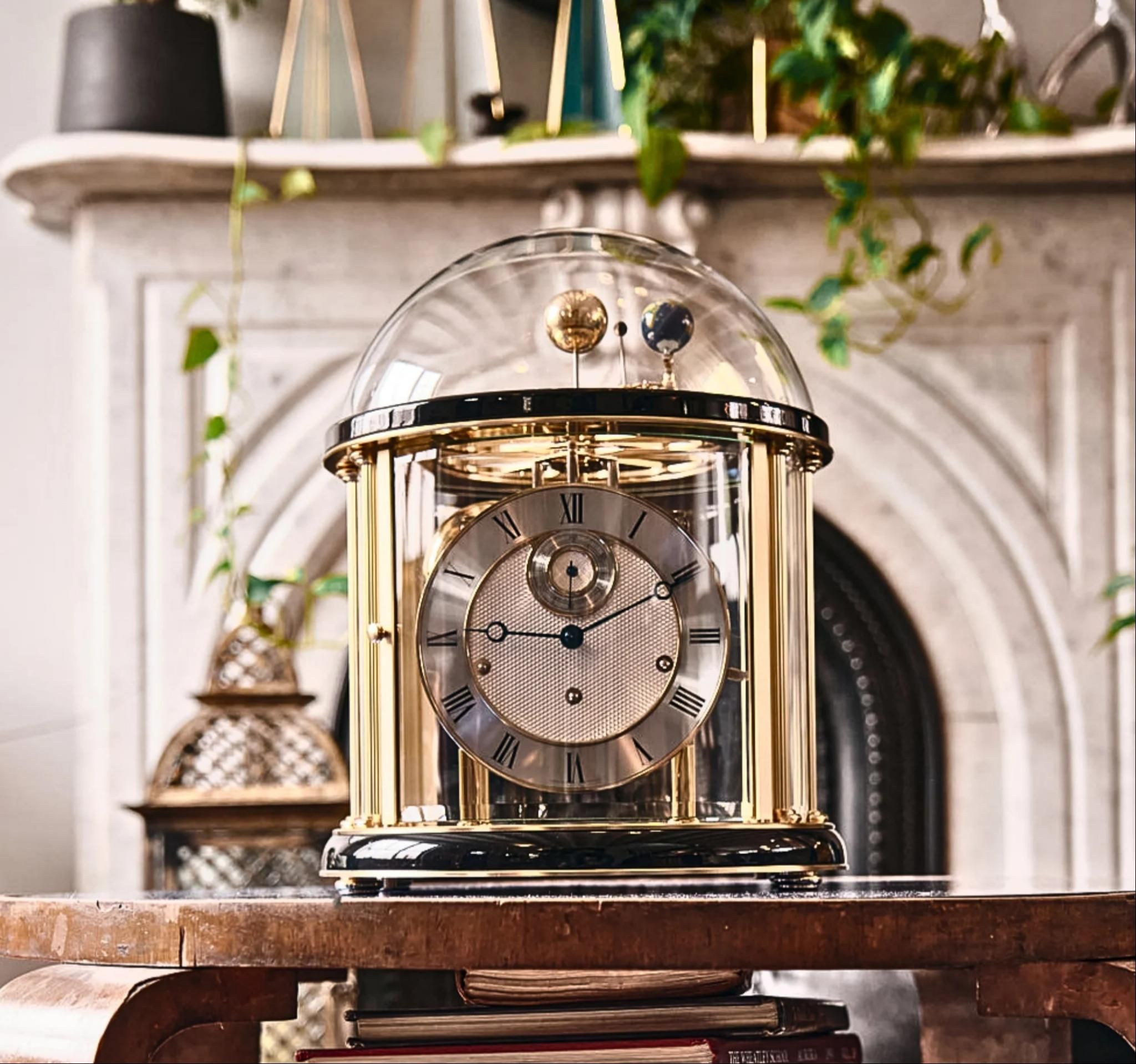 Hermle 22805-740352 | Đồng Hồ Để Bàn Tellurium Brass - Black And Gold