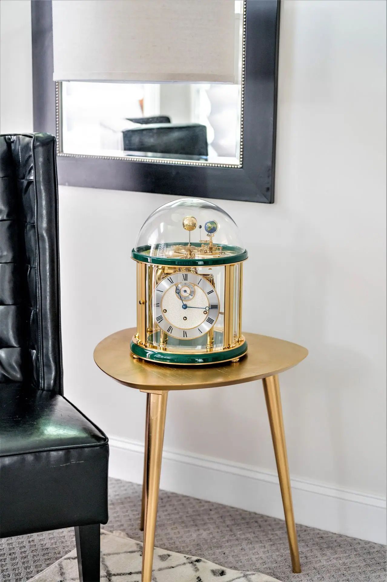 Hermle 22805-V10352 | Đồng Hồ Để Bàn Tellurium  - Light Green