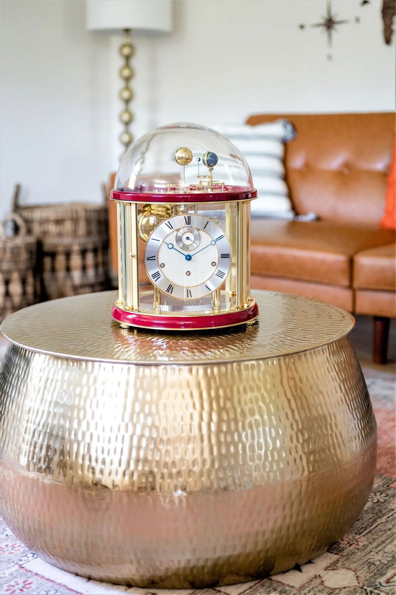 Hermle 22805-V20352 | Đồng Hồ Để Bàn Tellurium Brass - Red