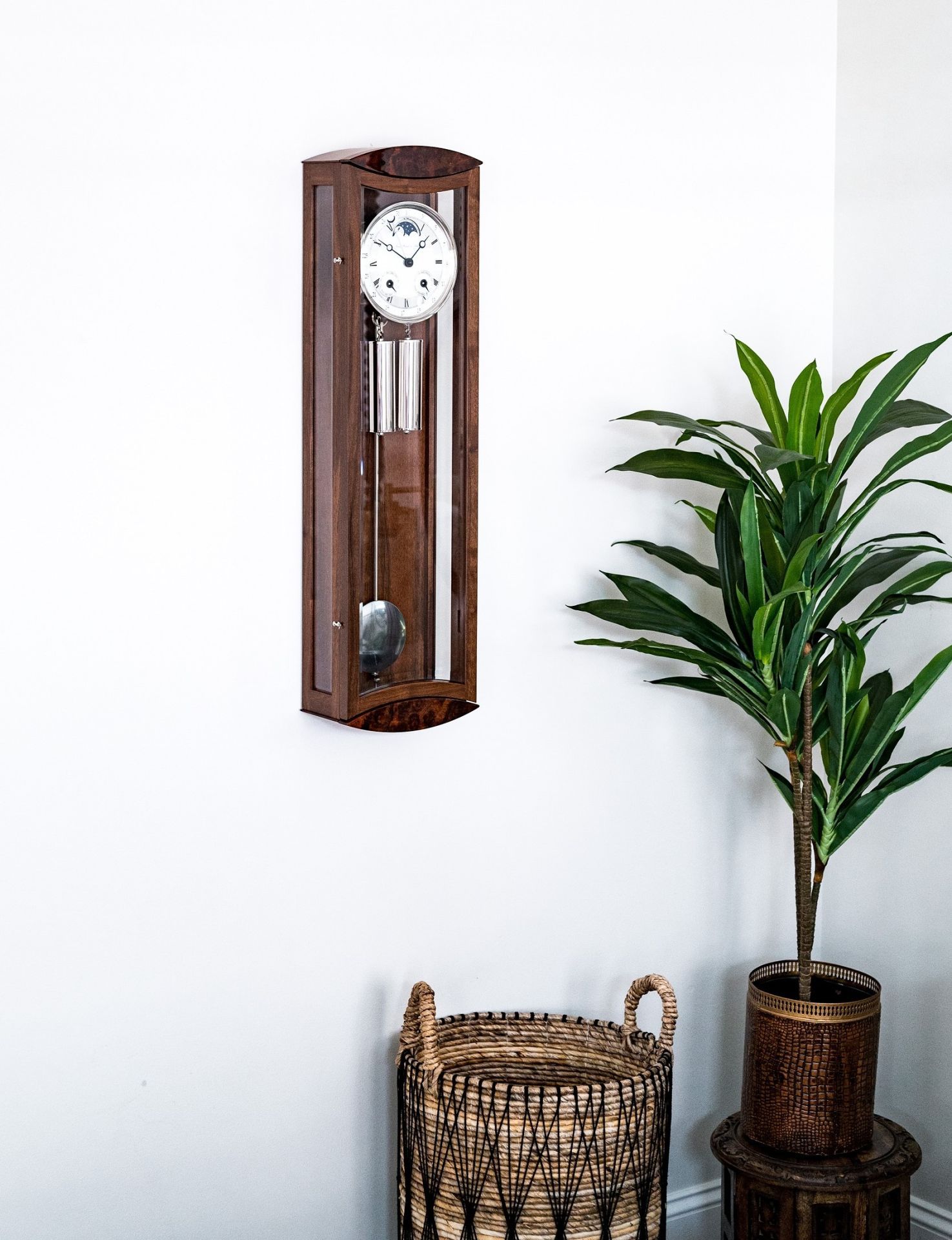Hermle 70650-030058 | Đồng Hồ Treo Tường Mornington - Walnut