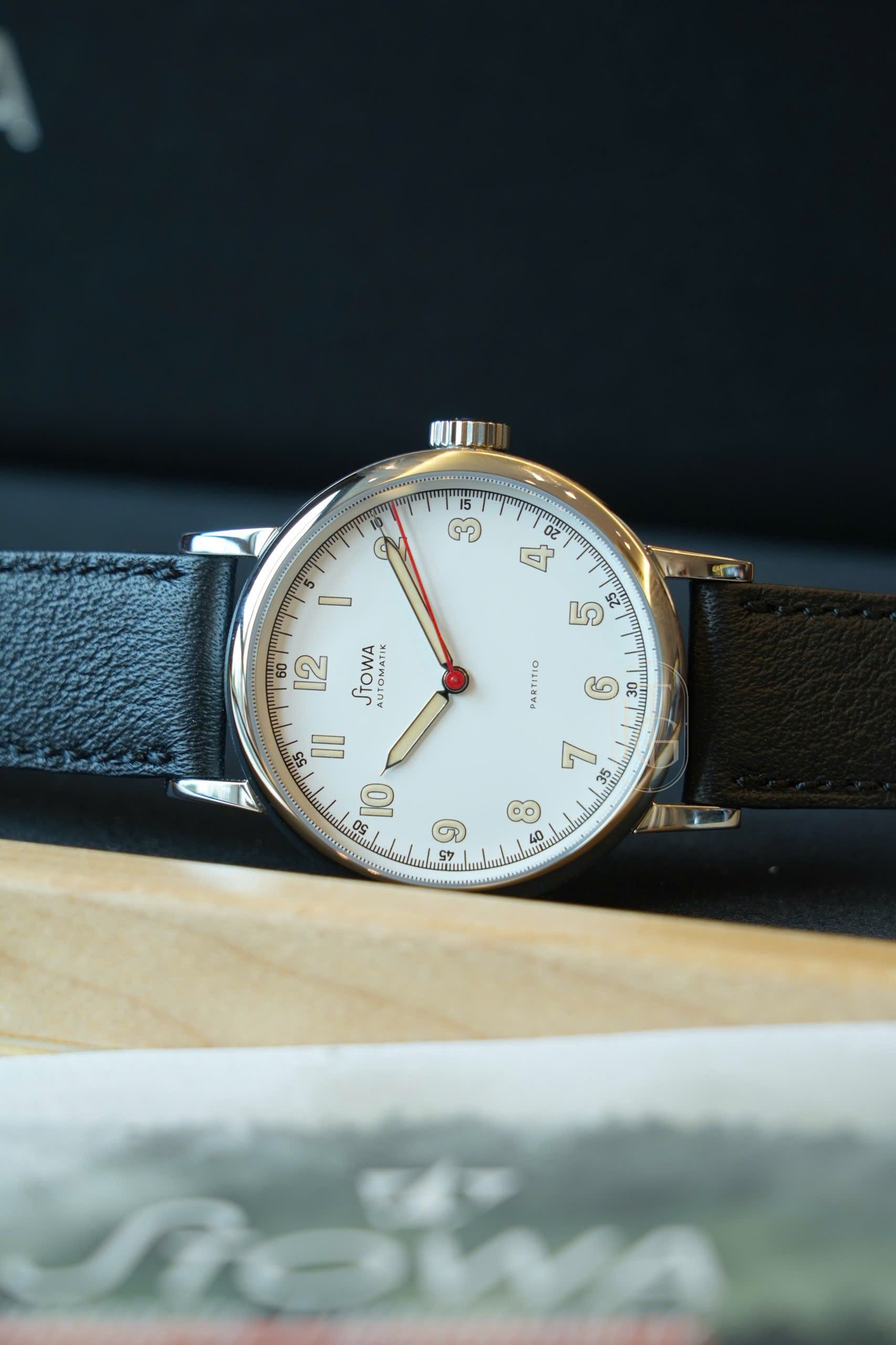 Đồng Hồ Stowa Partitio Classic - White & Red Second